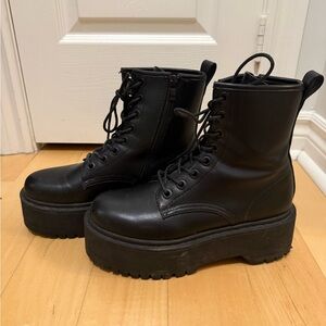 Steve Madden Black Platform Combat Boots
